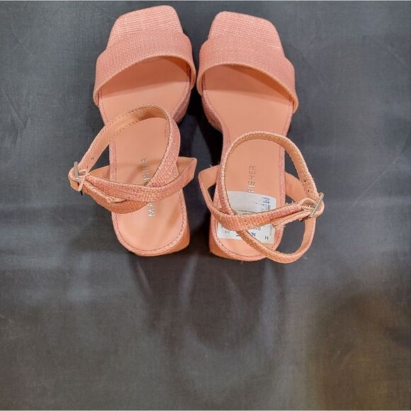 BRAND NEW MARC FISHER MARC FISHER BARELY THERE PLATFORM 2 HEEL SANDAL - Picture 15 of 15